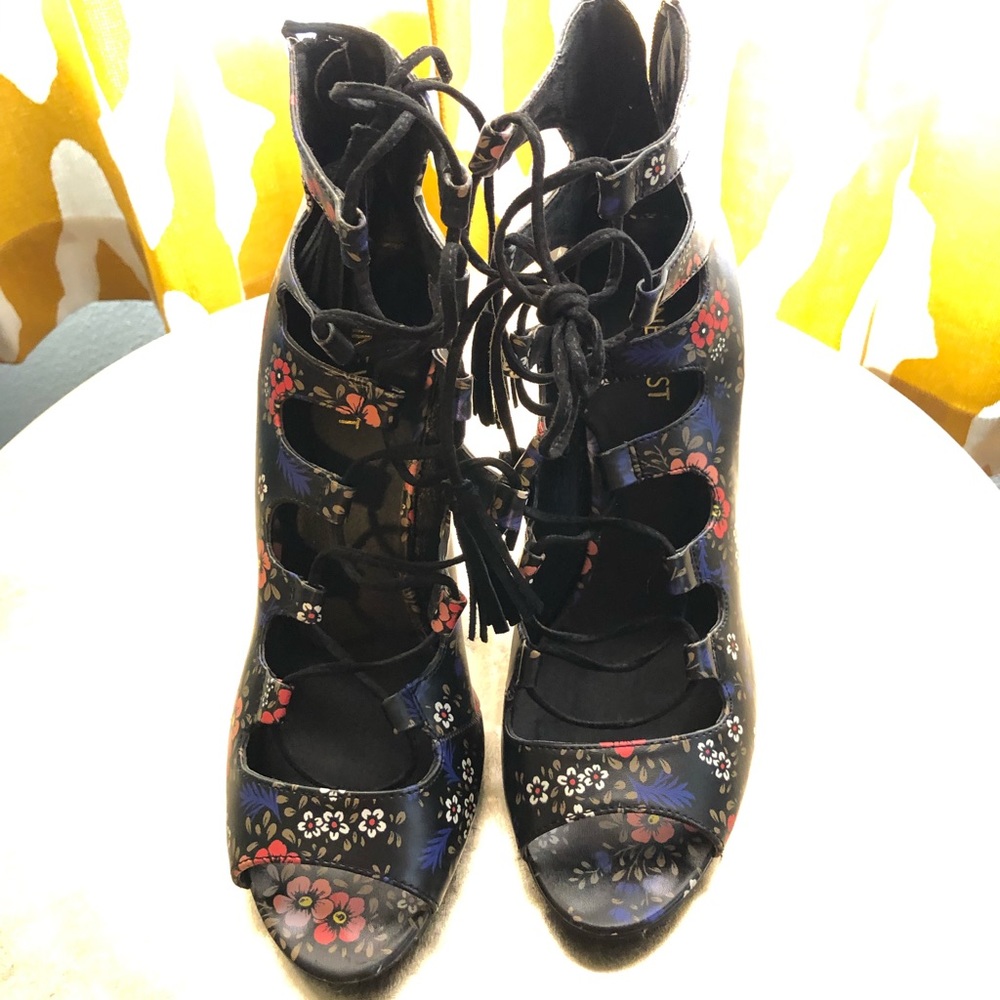Nine West floral Lace up bootie heels